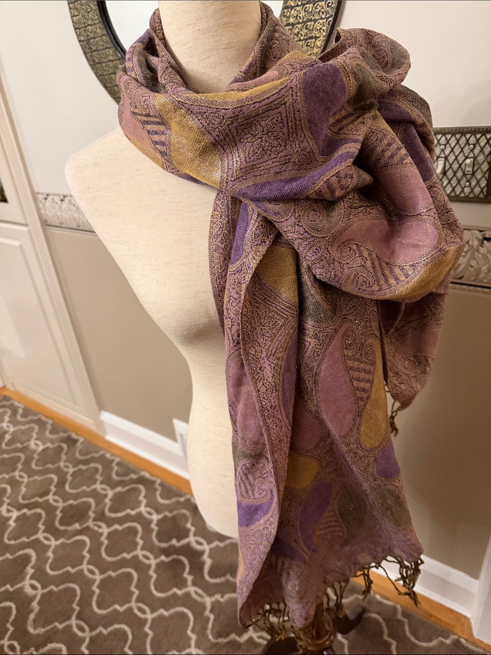 Elegant Purple Paisley Women's Scarf like new great
